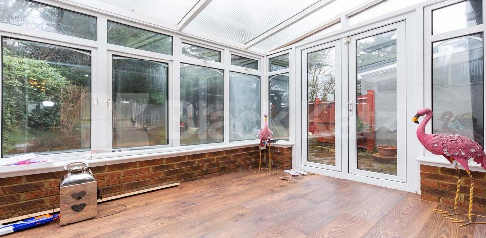 			SPACIOUS FAMILY HOME!, 3 Bedroom, 2 bath, 2 reception House			 Summers Lane, FINCHLEY